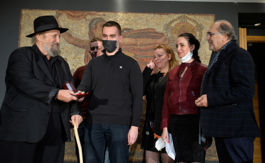 LANETU GUTOVIĆU POSTHUMNO nagrada "Dobričin prsten"