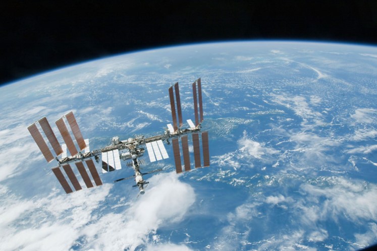 BORANIJA I EKSPERIMENTALNI DETERDŽENT ODLETJELI U SVEMIR Spejs-iks poslao božićne poklone astronutima!