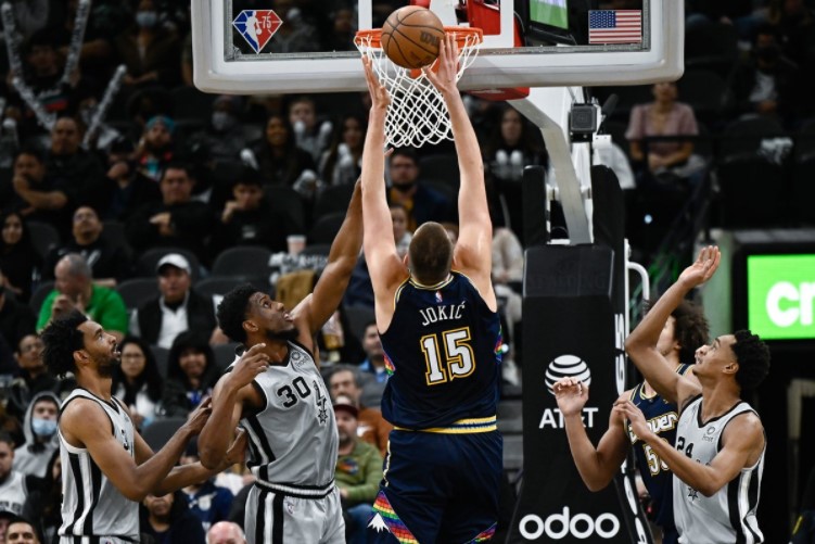JOKIĆ SE POIGRAVAO NA TERENU! Denver pobijedio San Antonio