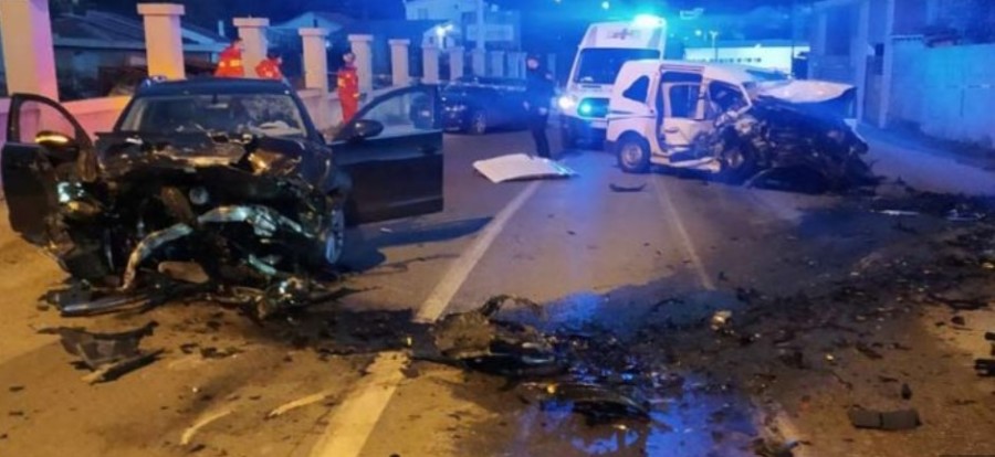 STRAVIČNO! U DIREKTNOM SUDARU poginule dvije osobe, uviđaj u toku