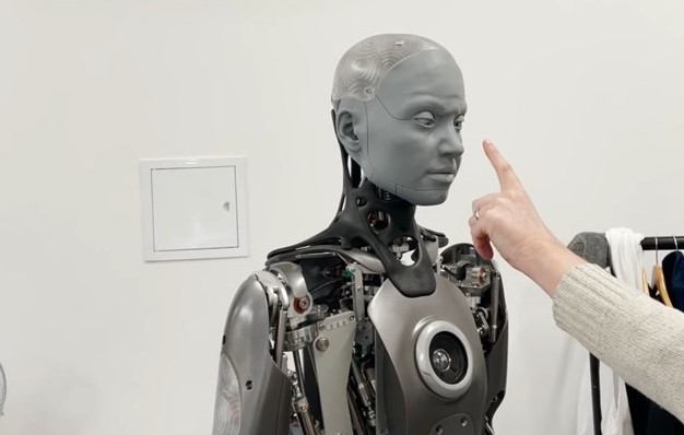 "ZA 20 GODINA ZEMLJOM ĆE HODATI MILIJARDU HUMANOIDNIH ROBOTA" Jezivo predviđanje sada je potvrdio i Ilon Mask
