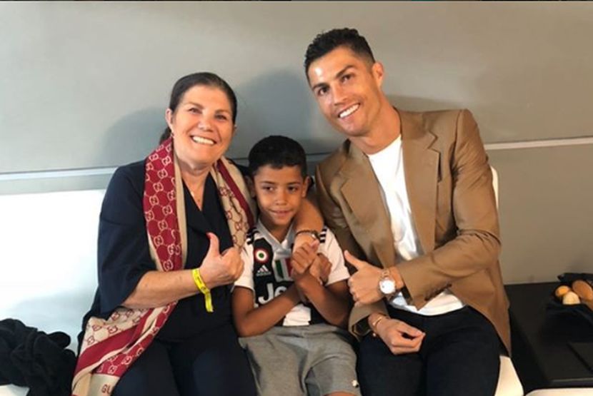 KRISTIJANO RONALDO OTOPIO I NAJHLADNIJE SRCE ovom porukom NAJVAŽNIJOJ ženi u životu
