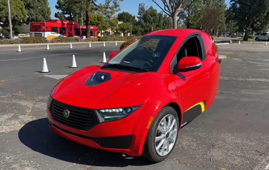 SOLO TROKOLICA REVOLUCIJA MOBILNOSTI Pogledajte električni automobil za jednu osobu! (VIDEO)