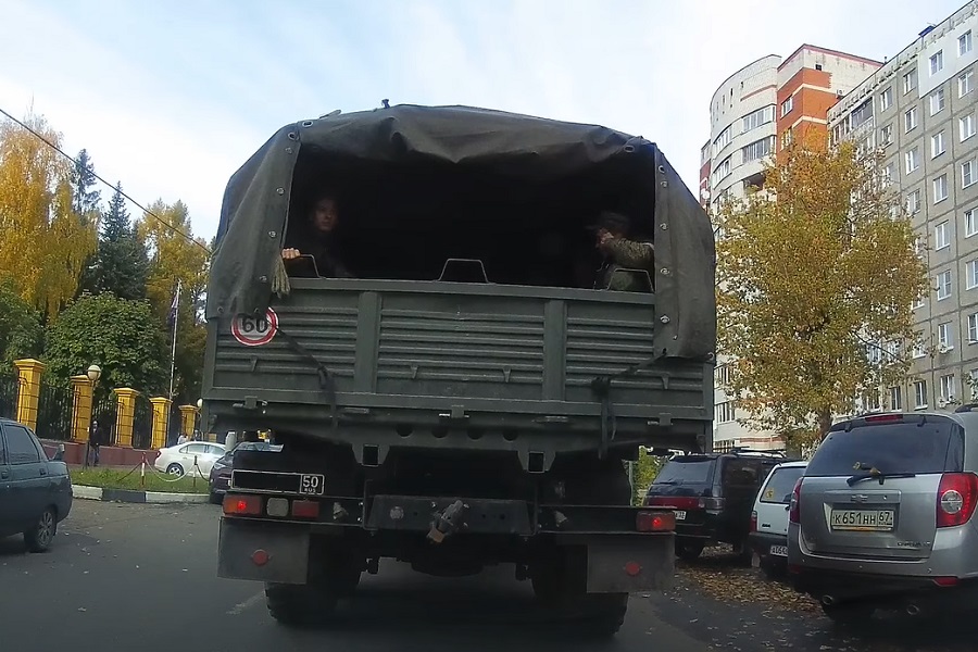 SUDAR KAMIONA i vojnog vozila!