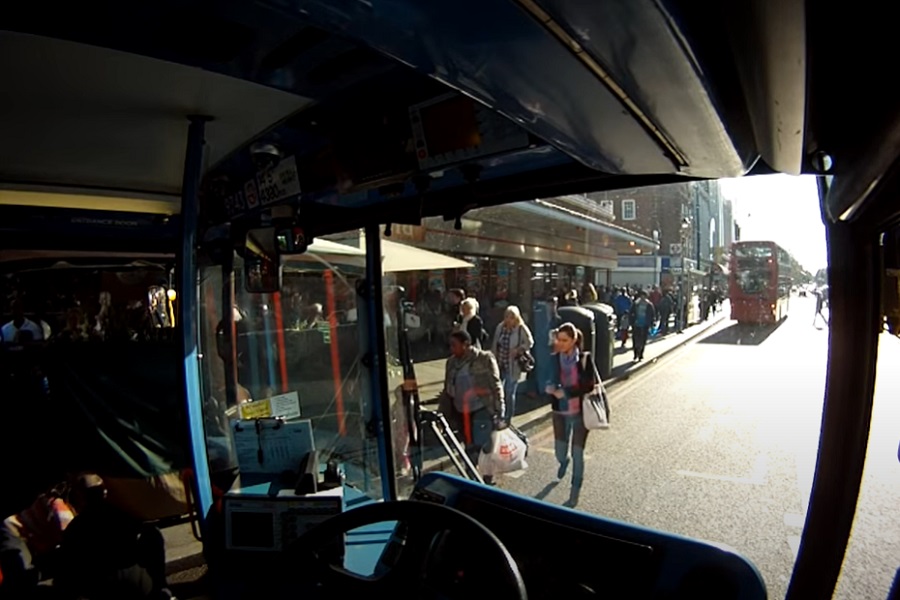 SRBIJA: AUTOBUS "pokosio" djevojku!