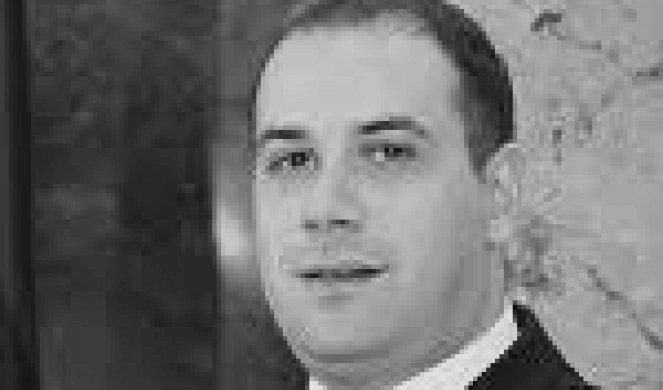 ZAMJENIK GENERALNOG SEKRETARA NARODNE SKUPŠTINE SRBIJE pronađen mrtav u stanu! Supruga neuspješno pokušavala reanimaciju