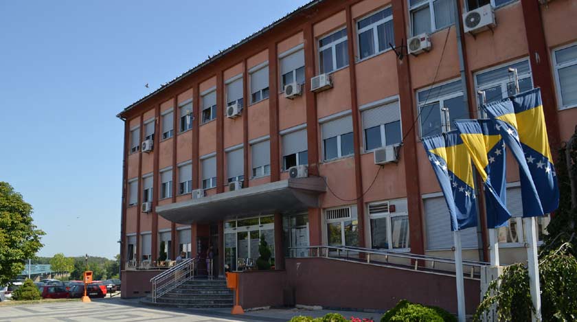 OSTALI GLADNI! RADNICI JAVNE UPRAVE tuže Vladu distrikta Brčko (VIDEO)