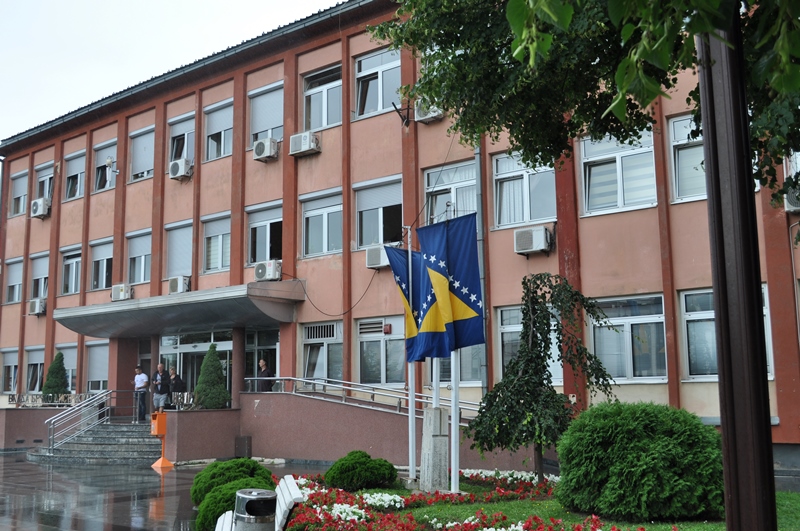 PRENERAŽENI! VLADA BRČKO DISTRIKTA O TENDERU ZA SMRTNE SLUČAJEVE: Ovo je sramota, nemamo ništa s tim!