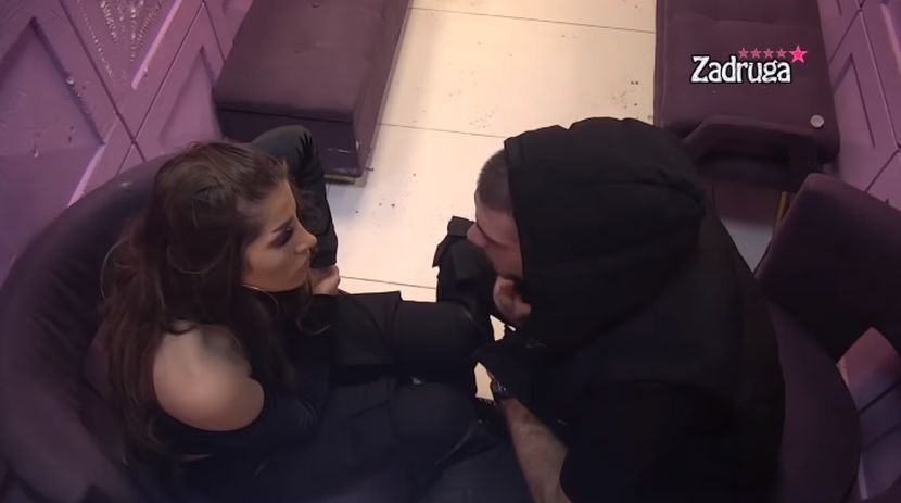 LJUBAVNA DRAMA! Dalila sasula brutalnu ISTINU, Dejan plakao, pa završili u KREVETU (VIDEO)