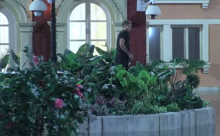 DEJAN BURNO ODREAGOVAO! Zadrugari se prepali za njegov život! (VIDEO)