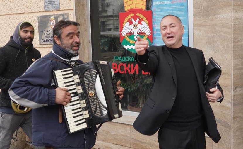 ĐANI OŽENIO MLAĐEG SINA: Raspoloženi pjevač kitio muzičare