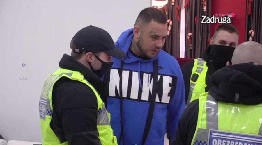 NEZAPAMĆENI HAOS U BELOJ KUĆI, Maja i Car ZARATILI KAO NIKAD DO SAD! Sve se orilo! (VIDEO)