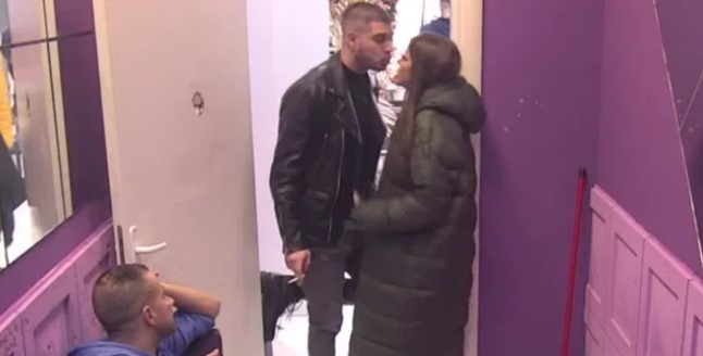 DEJAN NAPAO DALILU DA DAJE POVOD Caru, ona mu žestoko odbrusila i poručila da se POTRUDI DA JE ZASMIJAVA kao Filip! (VIDEO)