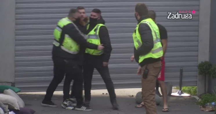 GRUJA SHVATIO da ga žena ostavila, pa lomio sve po zadruzi! (VIDEO)