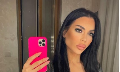 HELENA TOPALOVIĆ BEZ BRUSA - GRUDI SAMO ŠTO NE IZLETE! Topalkova kćerka u nikad izazovnijem izdanju (FOTO)