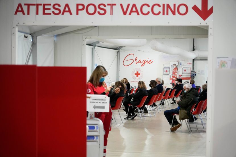 ITALIJANSKI STRUČNJACI POZVALI VLADU DA UBLAŽI pravila karantina: "Zemlju očekuje paraliza"