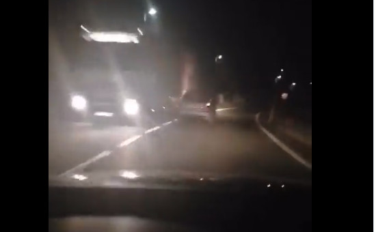 ZA DLAKU IZBJEGNUTA TRAGEDIJA! Šokantan prizor sa puteva BiH (VIDEO)