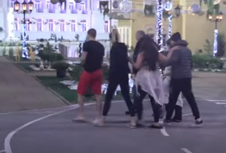 MILJANA POKUŠALA SEBI DA ISKOPA OČI Zadrugari nisu mogli da povrate Kulićevu! (VIDEO)