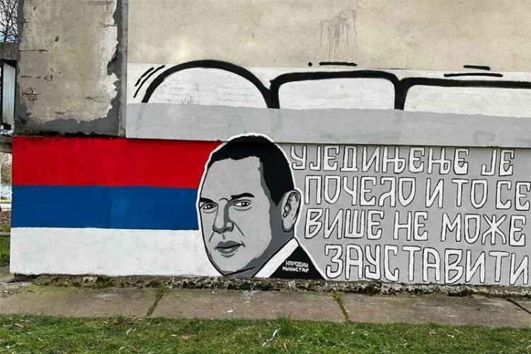 U NASELJU BORIK OSVANUO MURAL MINISTRU UNUTRAŠNJIH poslova Srbije Aleksandru Vulinu