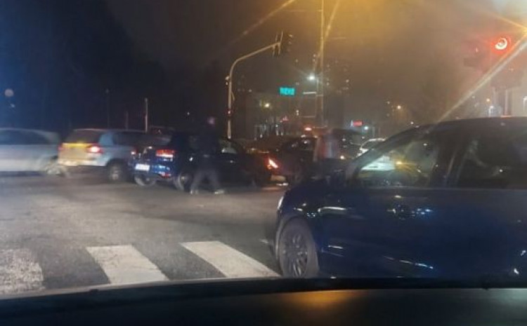BLOKIRAN SAOBRAĆAJ! LANČANI SUDAR pet vozila u Sarajevu