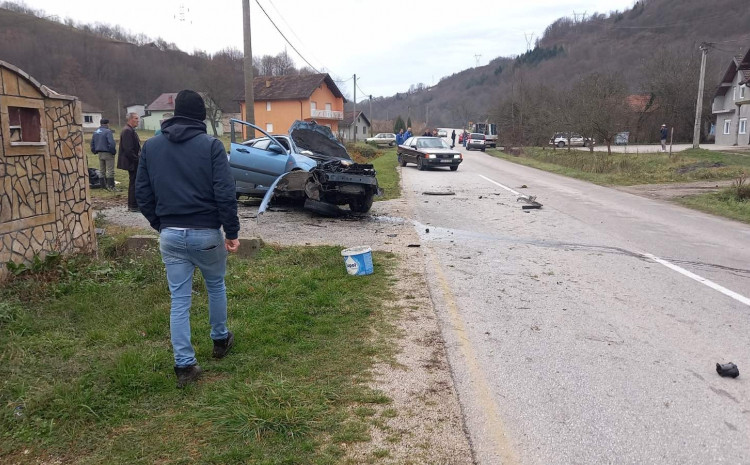 TEŠKA SAOBRAĆAJNA NESREĆA: VIŠE LICA POVRIJEĐENO! Na ovom dijelu puta otežan saobraćaj