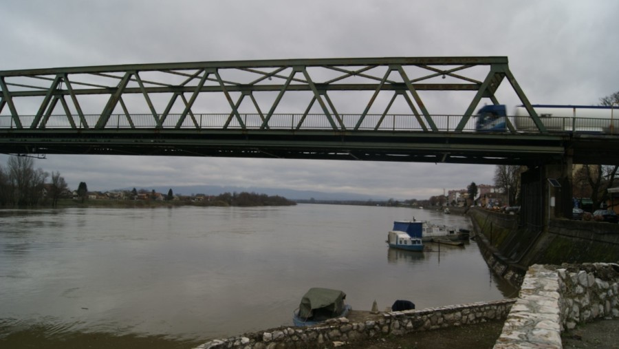 UŽAS KOD GRADIŠKE Pored kuće pronađeno tijelo migranta