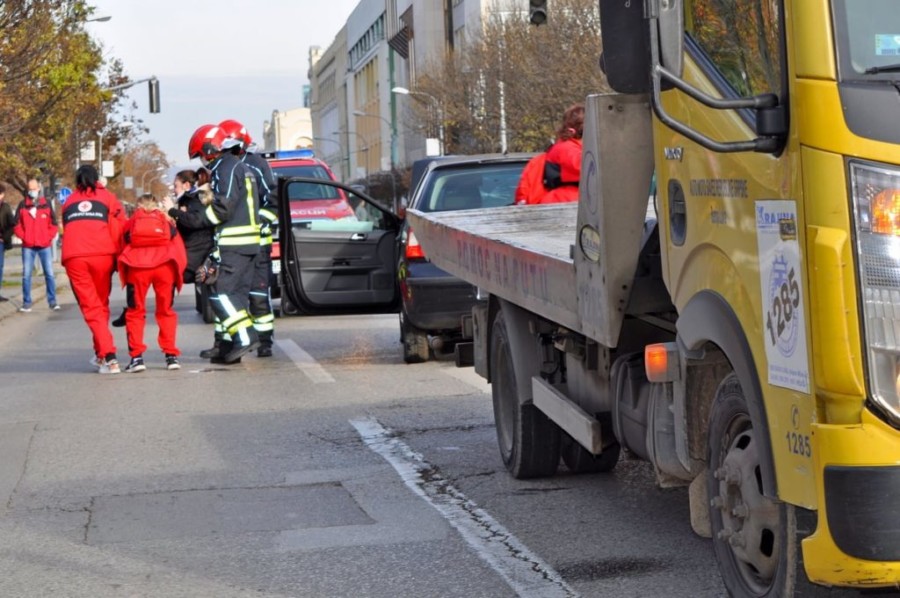 ŠLEP-SLUŽBE U SRPSKOJ BLOKIRAJU PUTEVE jer je vlast dala monopol AMS-u