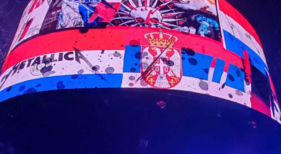 SRPSKA ZASTAVA NA KONCERTU METALIKE: Fanovi čuvenog benda oduševljeni! (FOTO)