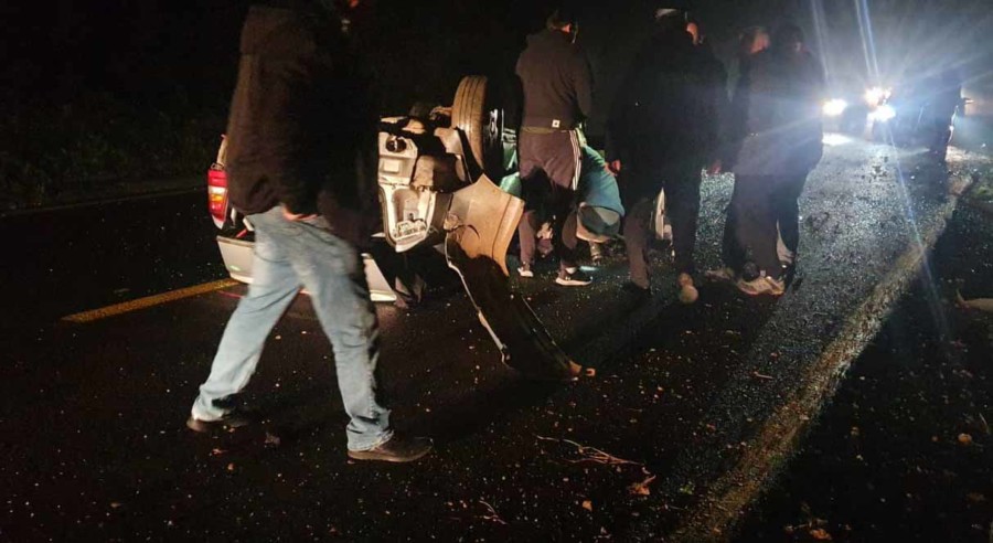 NEZGODA kod Prijedora, auto na krovu, saobraćaj obustavljen
