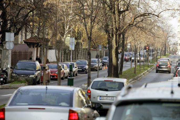 SMRTONOSNI IZAZOVI TINEJDŽERA NA ULICAMA SRBIJE! Građani prestravljeni potezima djece, apeluju na roditelje