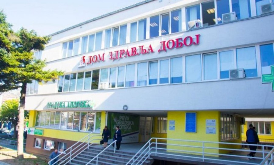 ŠTA SE DOGAĐA U DOMU ZDRAVLJA DOBOJ: Otpuštene sve radnice Higijeničarske službe, LETE TUŽBE!