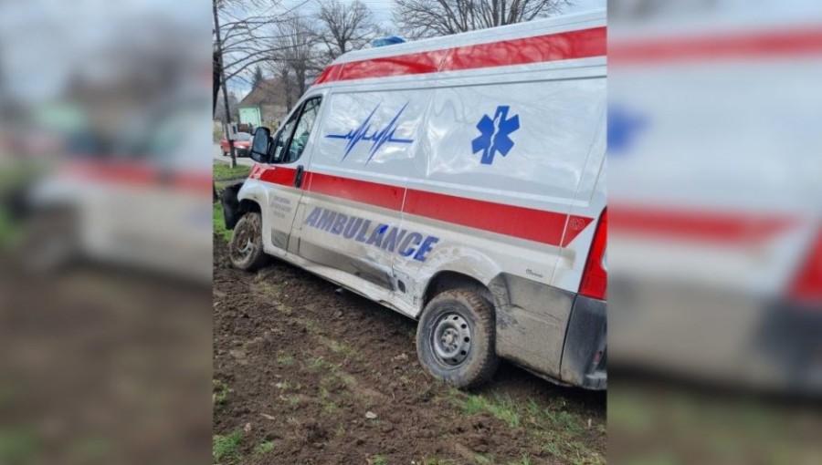 TVRDE DA JE UMRO OD KOVIDA Čovjek preminuo nakon udesa u kolima hitne pomoći