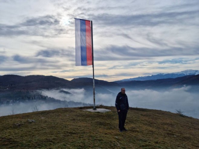 PONOVO SE VIJORI ZASTAVA Republike Srpske na Kundovači