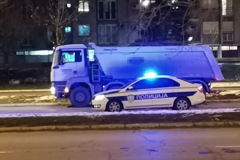 DETALJI STRAVIČNE NESREĆE: Udar kamiona bio fatalan, djevojčica (10) NEPOMIČNO ležala na asfaltu! (FOTO/VIDEO)