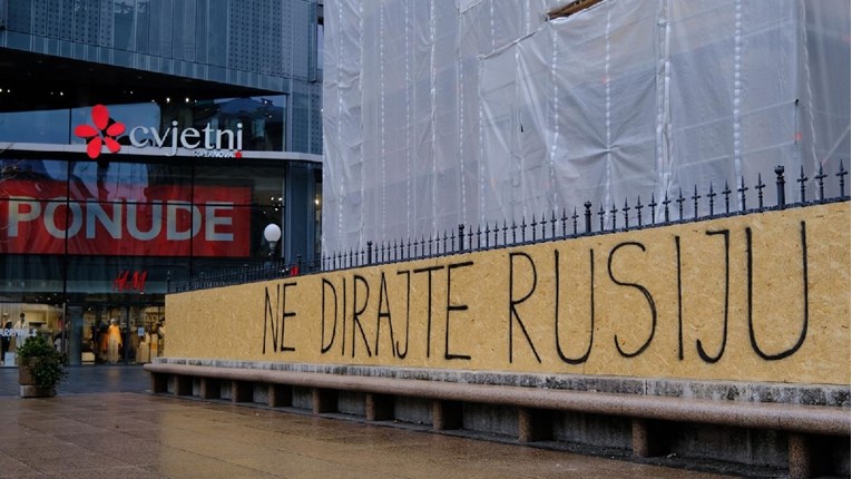 BODE OČI! U CENTRU ZAGREBA osvanuo ogroman natpis: "NE DIRAJTE RUSIJU”!