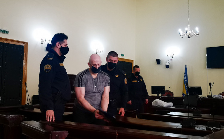 IZREŠETAO RADIĆA PRED KĆERKOM! Cviki uoči presude: Bili smo prijatelji, da ga mogu vratiti, vratio bih ga, ali NEĆU PLAKATI kao neki