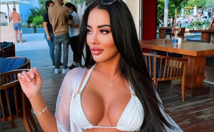 INFLUENSERKA NAPADNUTA U DUBAIJU! Izašla u grad PA DOBILA ŠAKU u glavu!