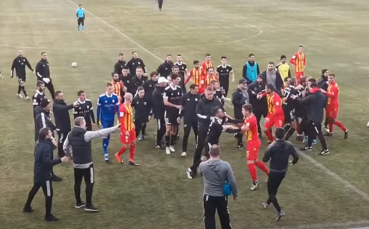 BRUKA! OPŠTA TUČA NA UTAKMICI! Rusi i Srbi napravili SKANDAL i prekinuli meč! (VIDEO)