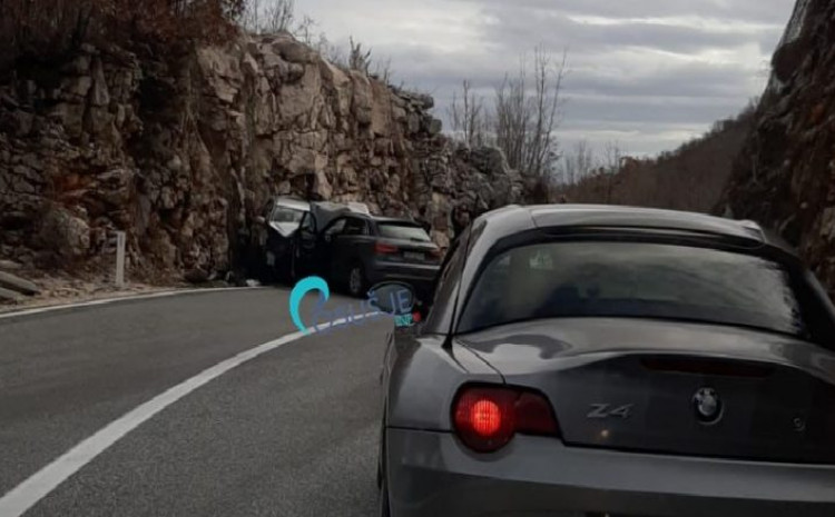 STRAVIČNA NESREĆA KOD ŠIROKOG BRIJEGA: Poginula jedna osoba na licu mjesta, još četiri povrijeđene!