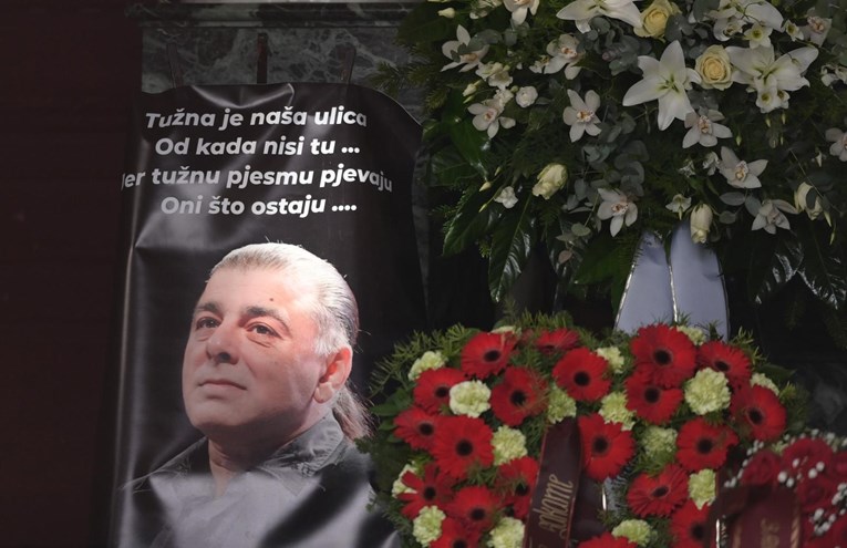 SAHRANJEN AKI RAHIMOVSKI: Njegova kćerka održala EMOTIVAN govor koji je RASPLAKAO SVE