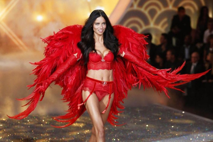 GODINE SU SAMO BROJ! Adriana Lima ZAPALILA Instagram (FOTO)