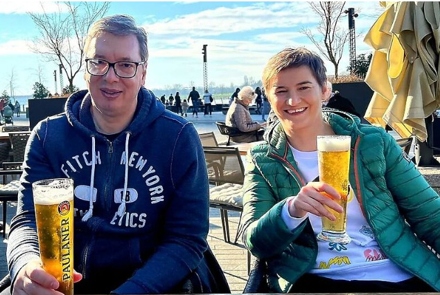 OVO RADIM SAMO JEDNOM GODIŠNJE! Vučić i Brnabić se opustili u Beogradu na vodi