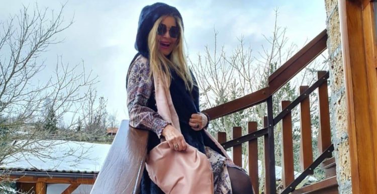 GODINE JOJ NE MOGU NIŠTA Glumica objavila vrele kadrove iz saune, ZAPALILA DRUŠTVENE MREŽE (FOTO)