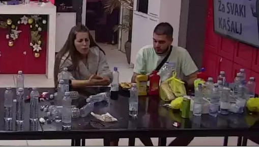 SMIRILI STRASTI! Dejan i Dalila zajedno sjeli da večeraju, pa jedno drugo upoređivali sa hranom! (VIDEO)