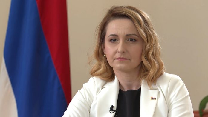 ŠOLAJA O TRIVIĆKI I ŠMITU: Zna li Jelena Trivić uopšte šta je Savjet bezbjednosti Ujedinjenih nacija?!