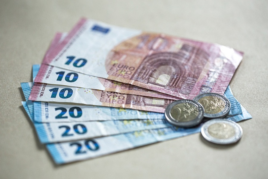POČELO PRIJAVLJIVANJE mladih za 100 evra pomoći!