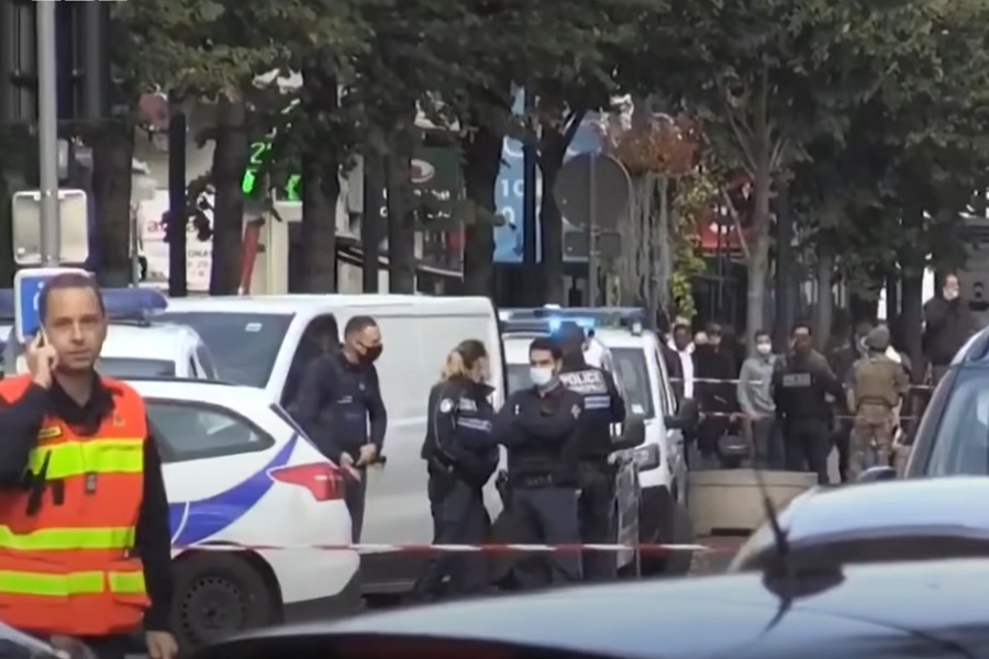 IMAO PROSTRIJELNU RANU NA GLAVI, A LICE MU BILO PREKRIVENO VREĆOM ZA ĐUBRE Pronađeno tijelo tinejdžera u gepeku zapaljenog automobila