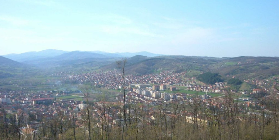 NE ODSTAJU OD SVOJIH GRAĐANSKIH PRAVA! Oko 1.000 Srba krenulo na glasanje u Kuršumliju