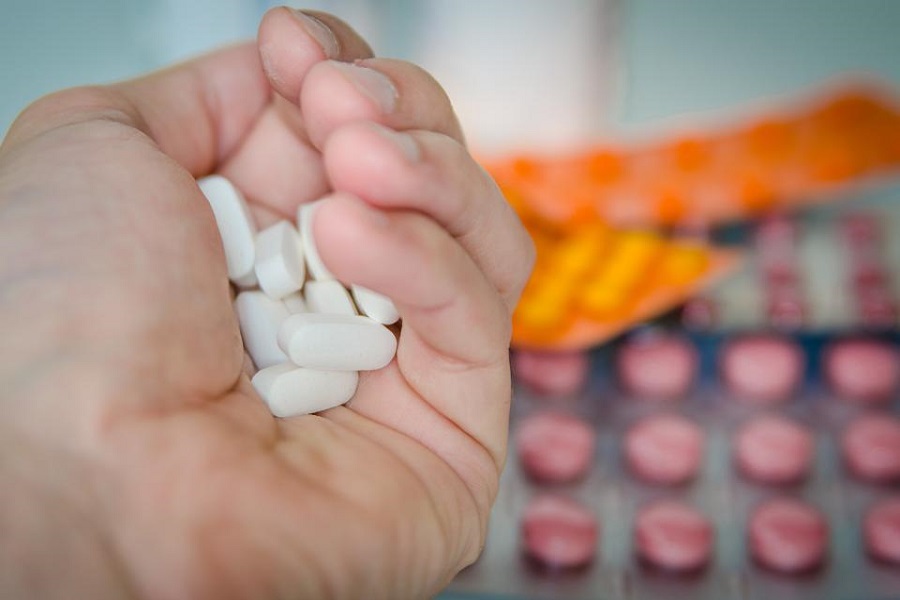 NEKE NAMIRNICE POGORŠAVAJU NUSPOJAVE Hrana koju ne smijete jesti uz antibiotike