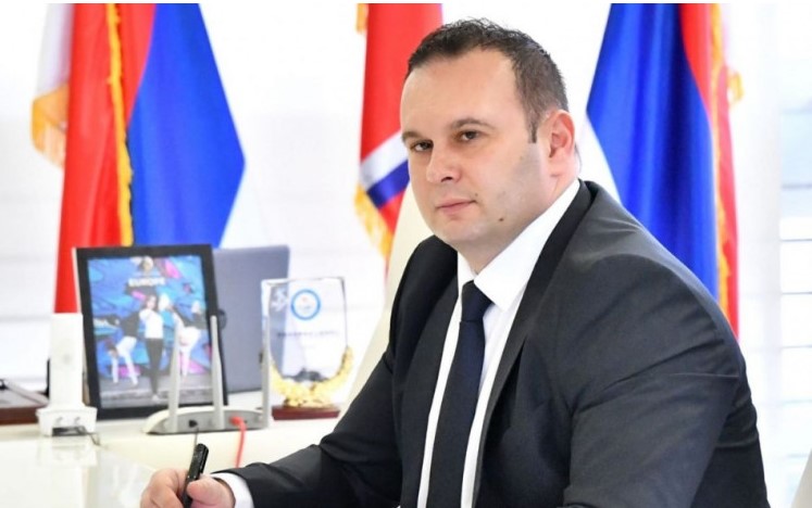REAKCIJA NA KAVAZOVIĆEVE ISTUPE Ćosić: Na poruke mržnje uzvratimo porukama sabornosti!